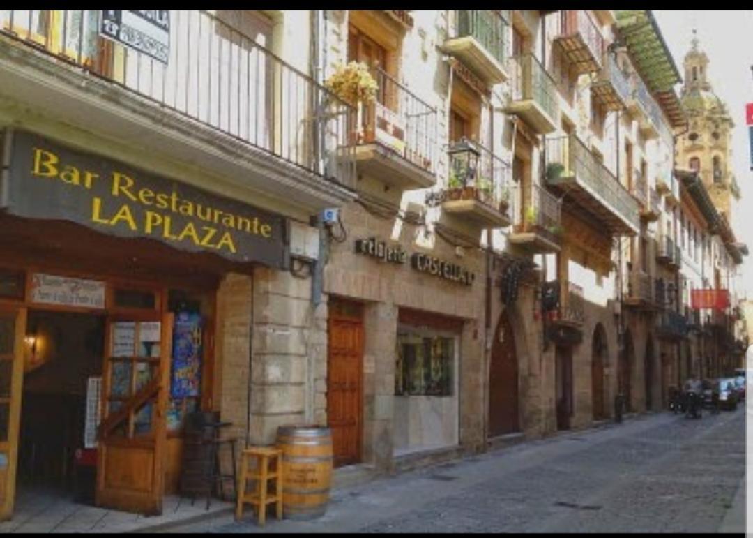 Hostal La Plaza Puente la Reina Esterno foto