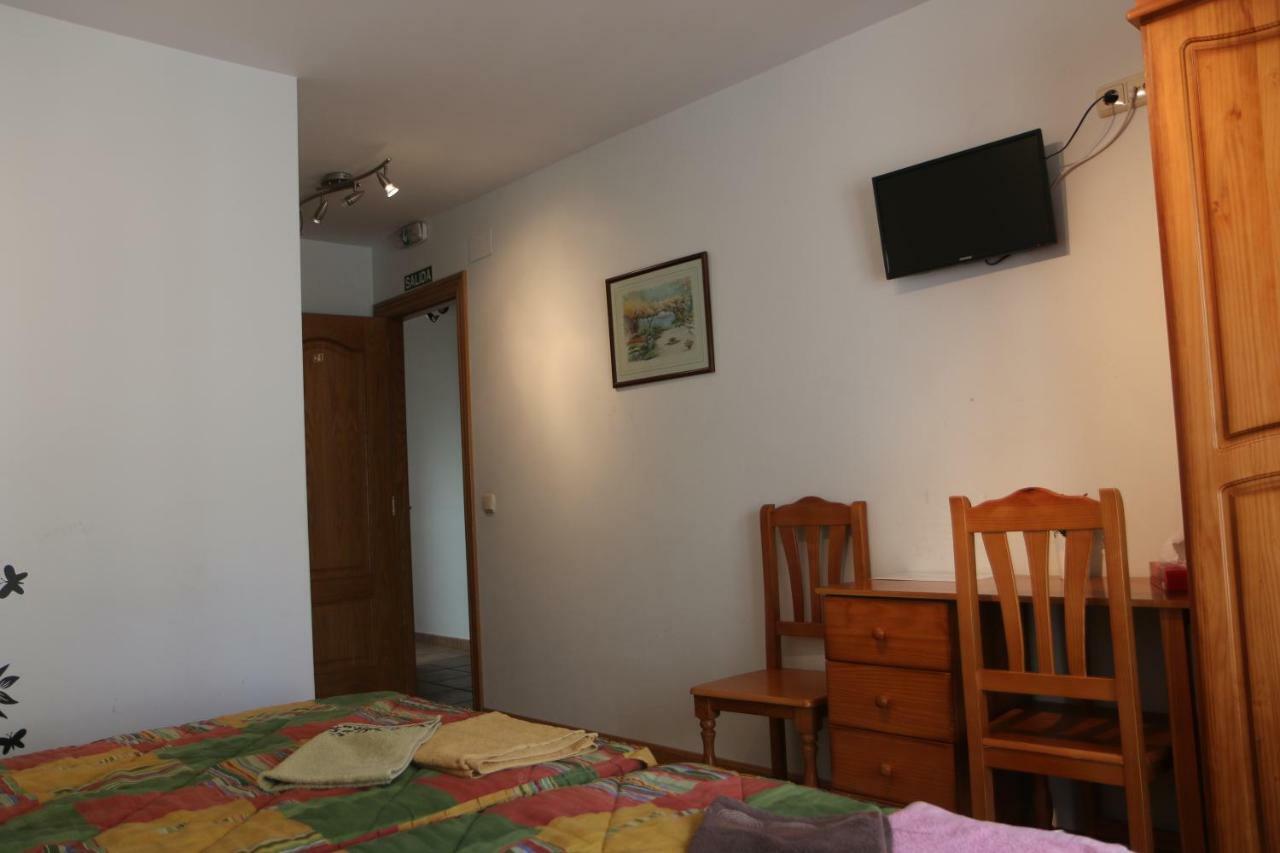 Hostal La Plaza Puente la Reina Esterno foto