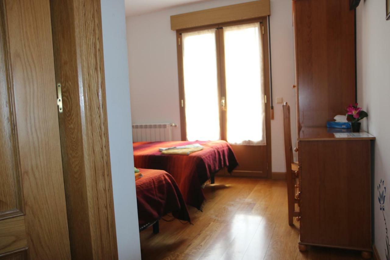 Hostal La Plaza Puente la Reina Esterno foto