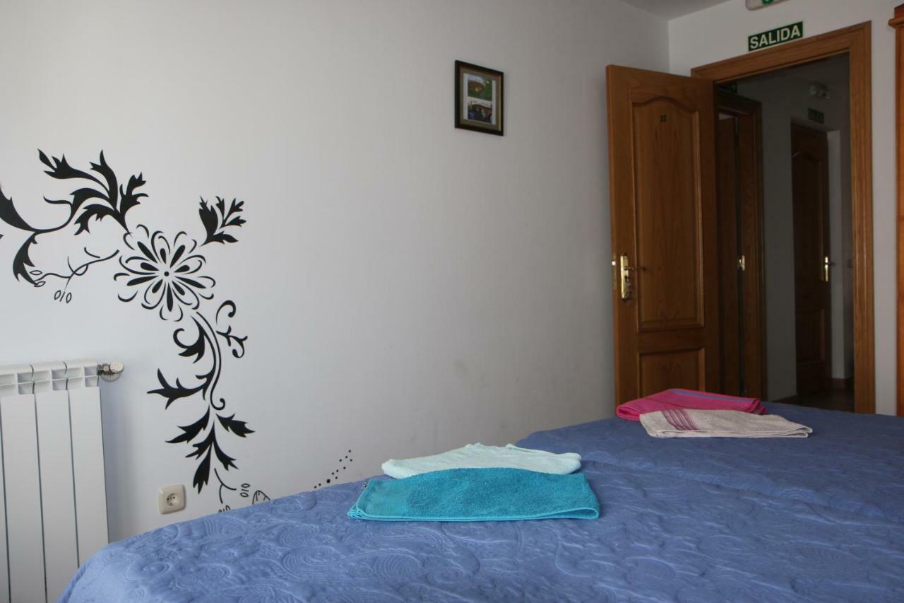 Hostal La Plaza Puente la Reina Esterno foto
