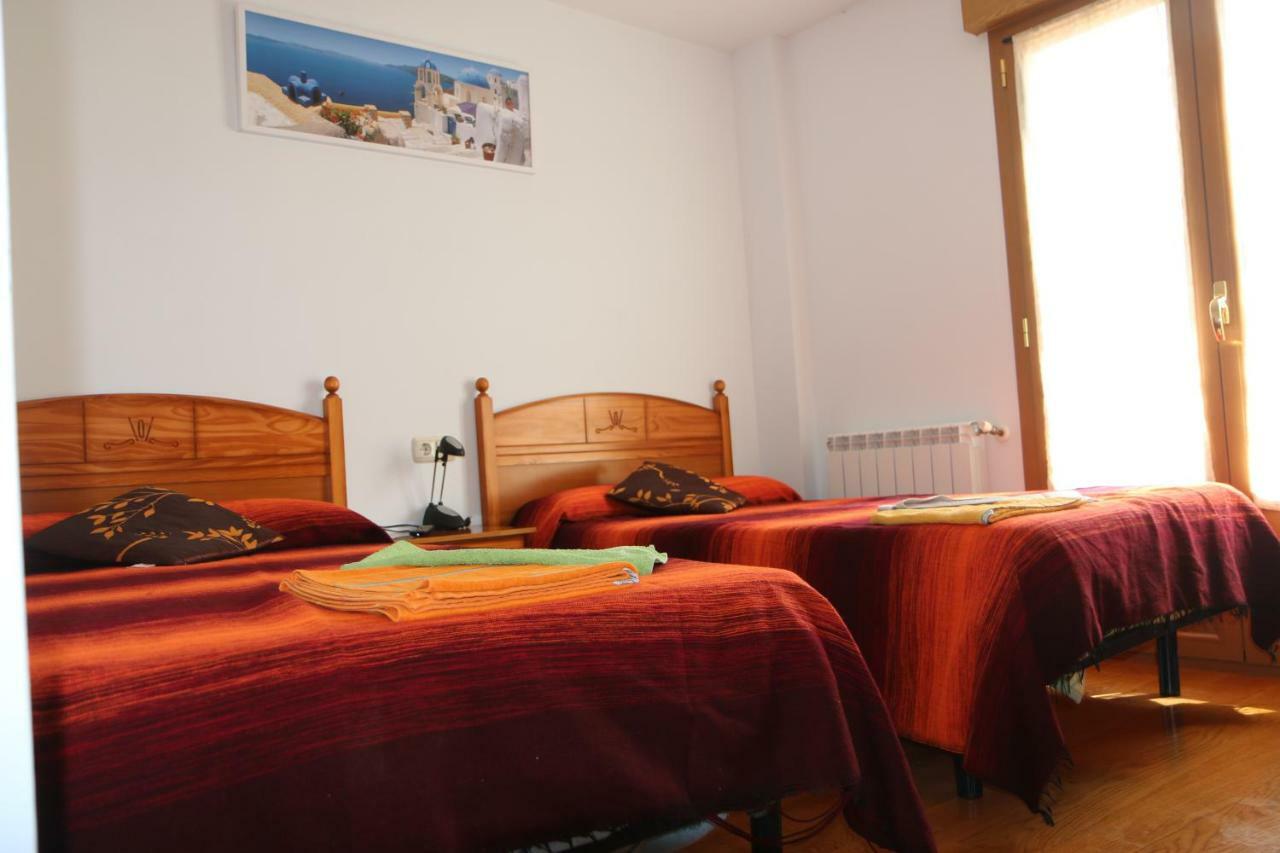 Hostal La Plaza Puente la Reina Esterno foto
