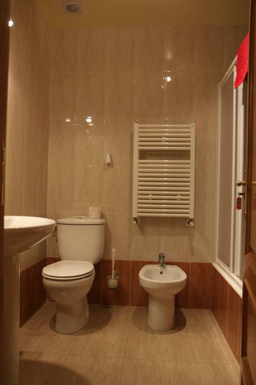 Hostal La Plaza Puente la Reina Esterno foto